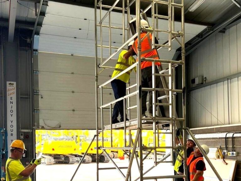 Mobile scaffold tower - EN1004